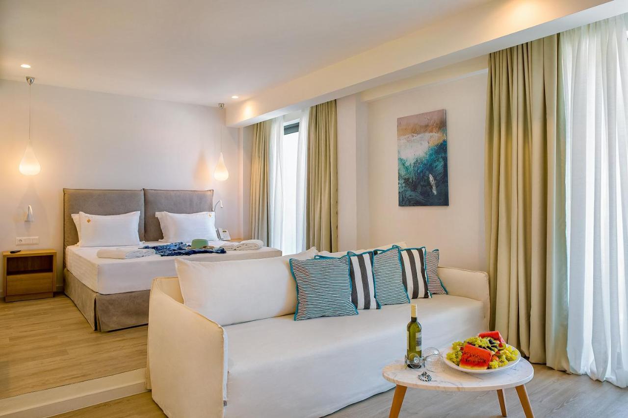 Samian Mare Hotel, & Karlovassi