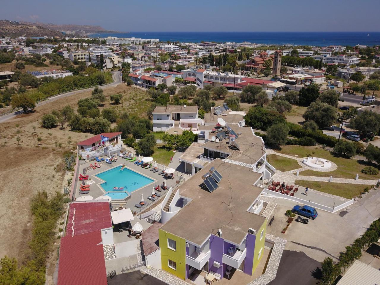 Family House Aparthotel 2*