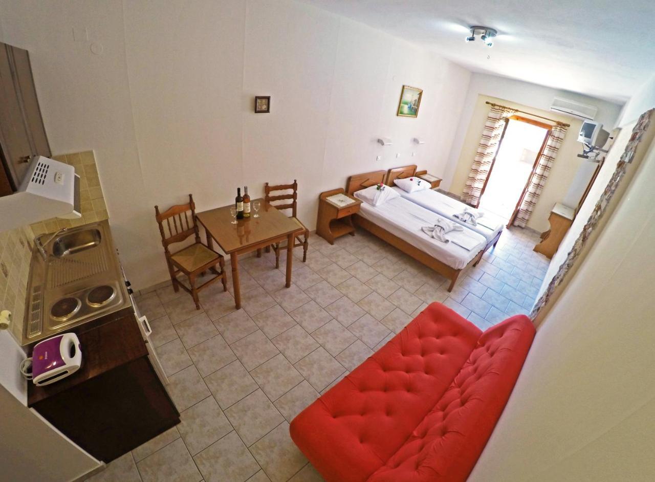 Aparthotel Tarsanas Beach