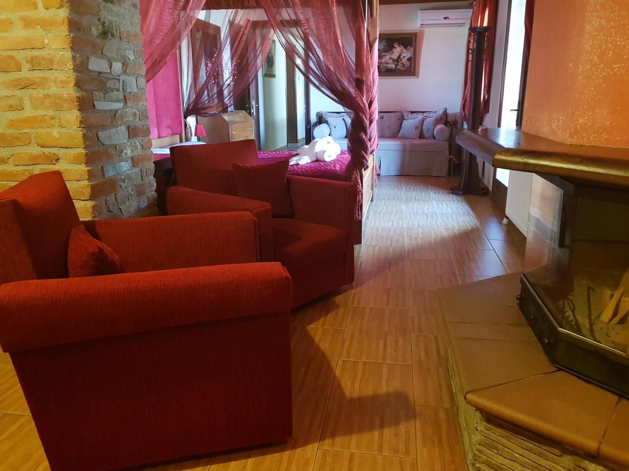 παραδοσιακο 3* Loutraki (Pella)