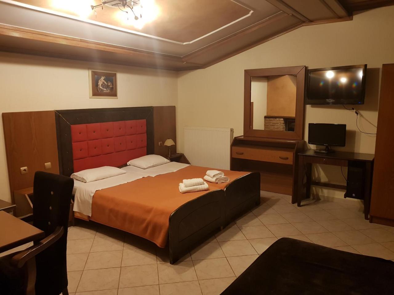 παραδοσιακο Hotel Loutraki (Pella)