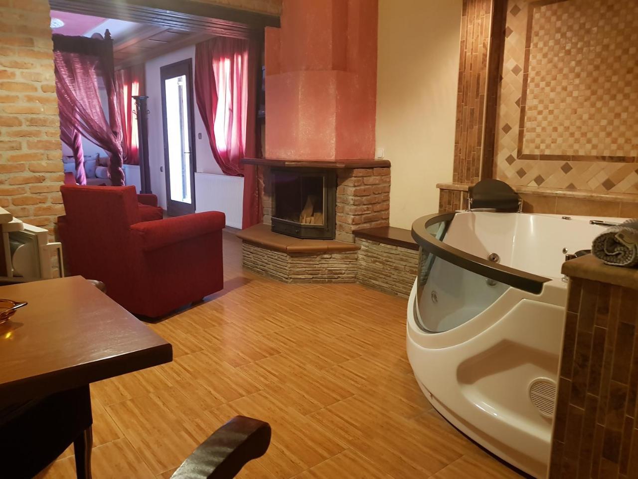 παραδοσιακο 3*