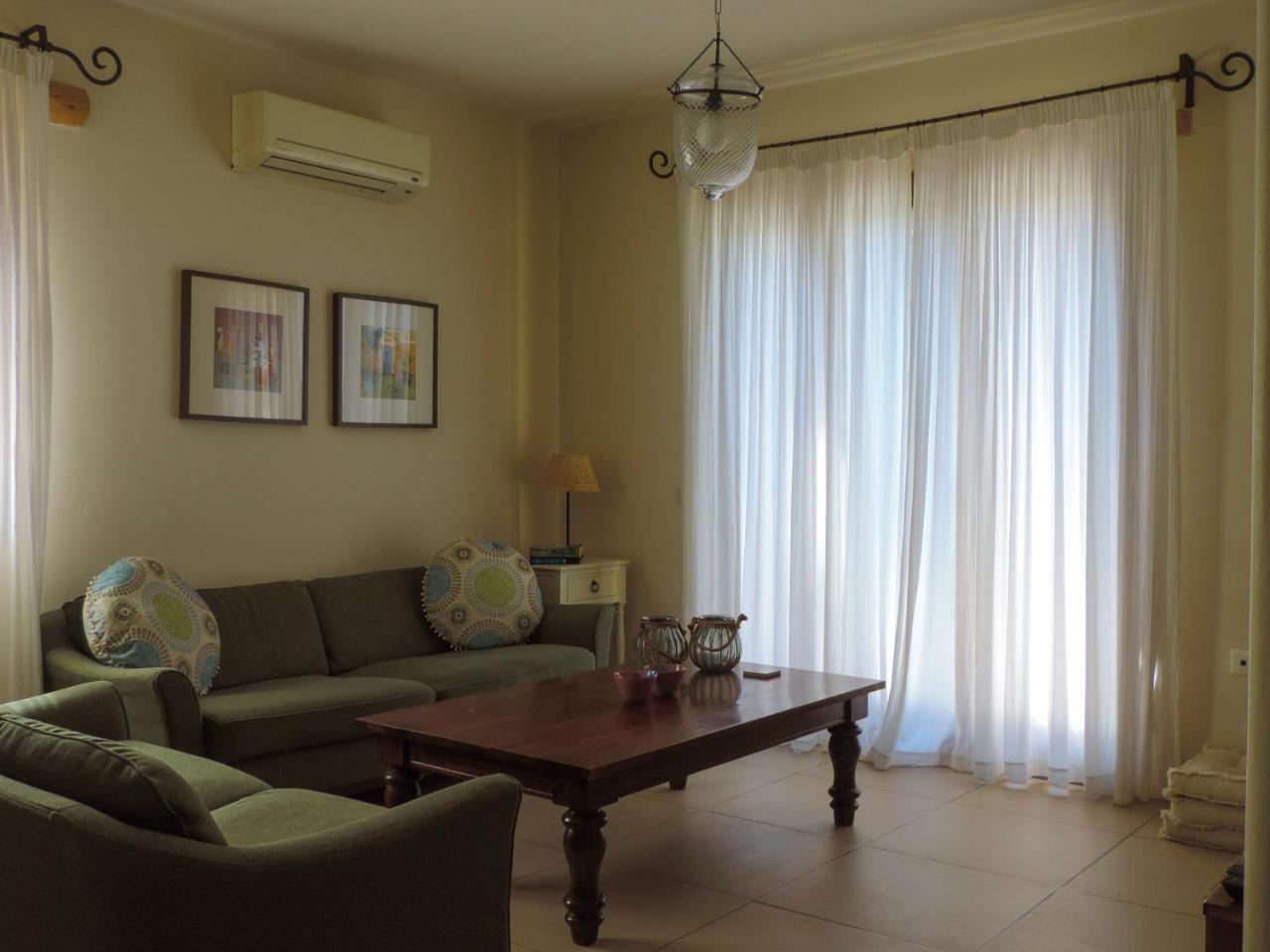 Villa Mastrogiannis Levanda *
