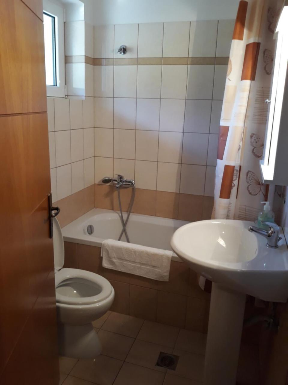 Ageri Guest house *