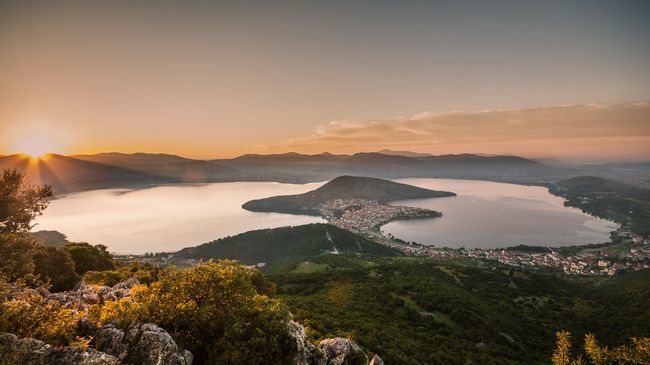 Limneon & Hotel Kastoria