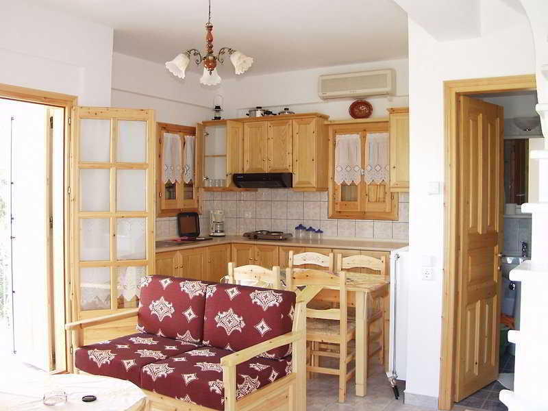 Charikleia Maisonettes 2*