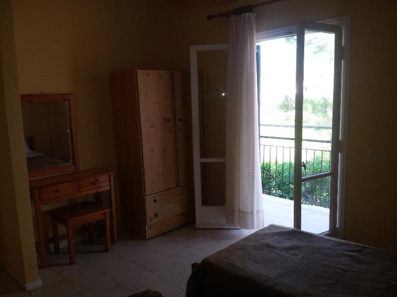 Front Salvanos Aparthotel