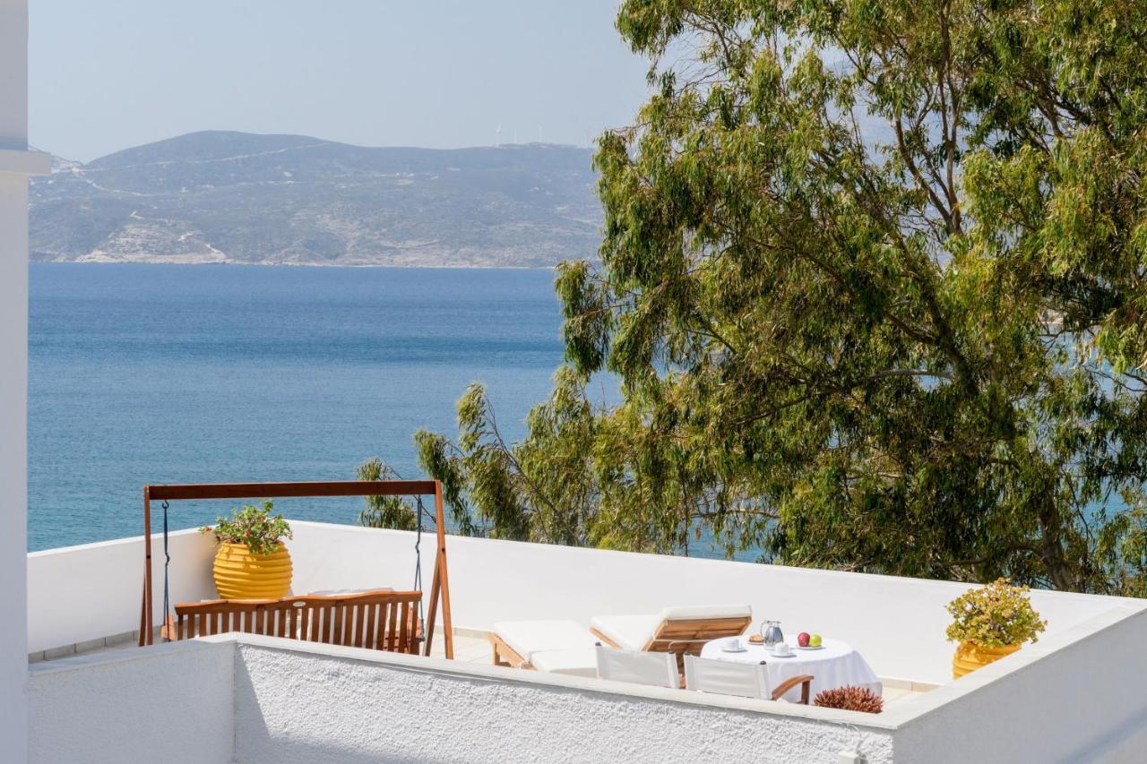 Notos Adamantas (Milos)