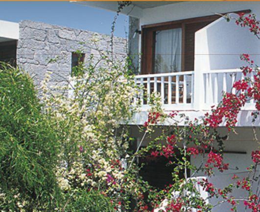 Chronis & Adamantas (Milos)
