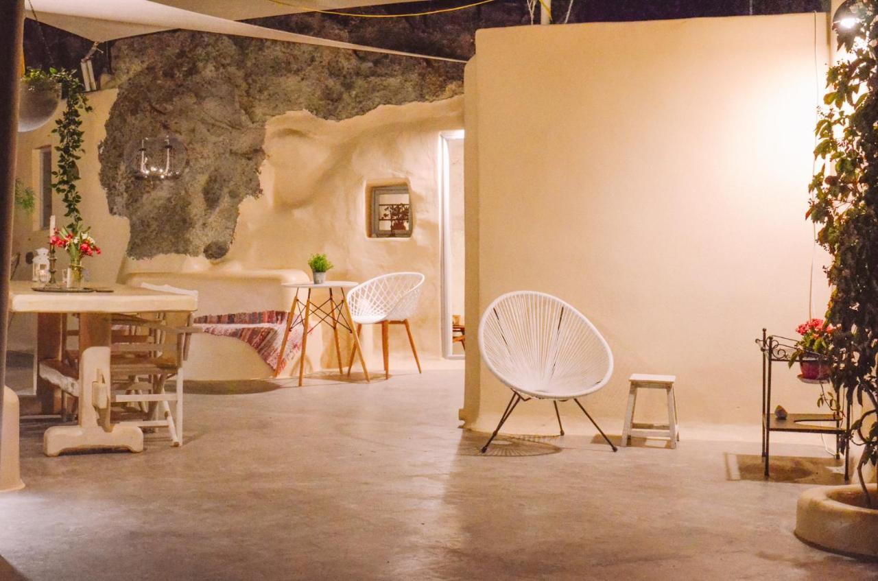 Aloni Cave House Villa *