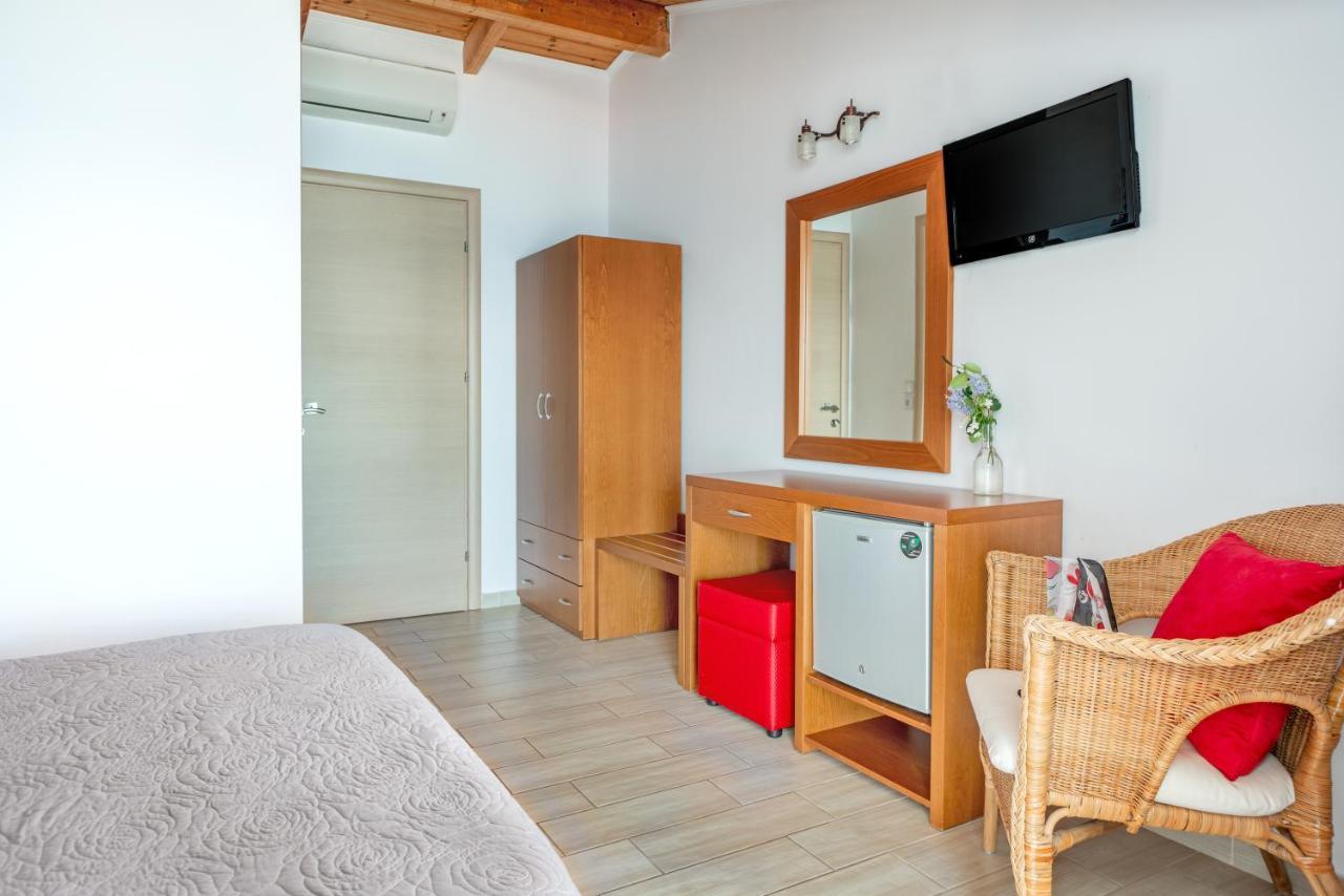 Hotel Mesogeios 2000