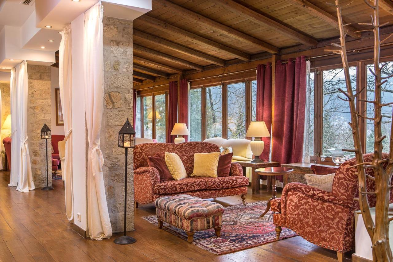Country Club & 3* Mikro Chorio (Central Greece)
