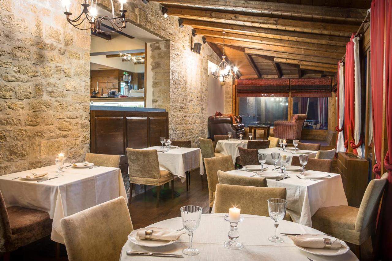 Hotel Country Club & Mikro Chorio (Central Greece)