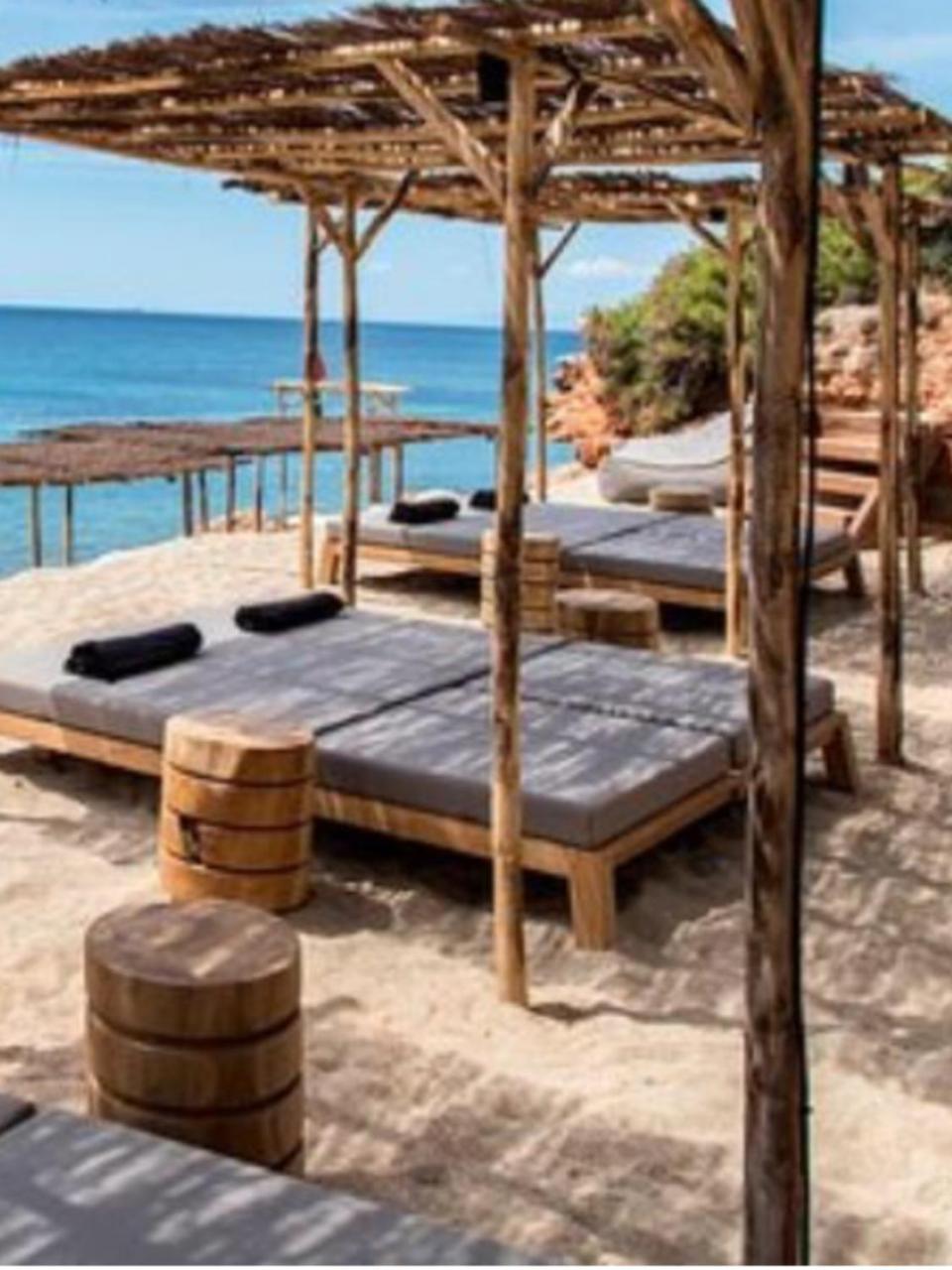 Cosy In Glyfada Center Apartment *