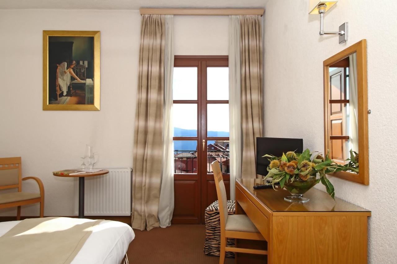 Hotel Boutique Parnassia 4*