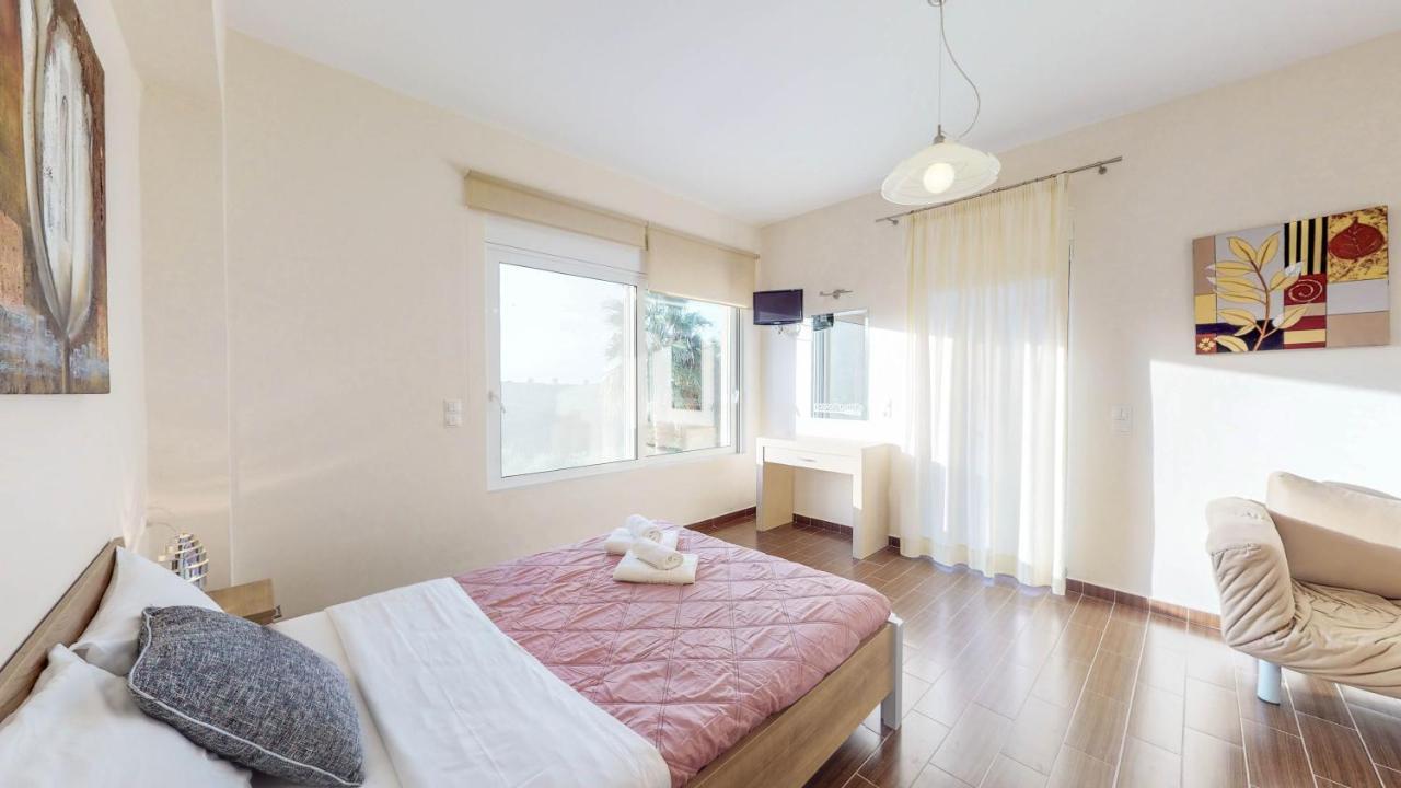 Villa Meliades Agia Marina (Crete)