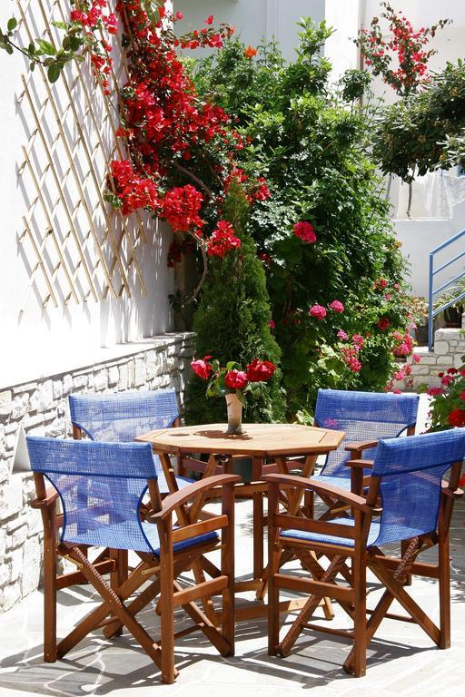 Anna Platanou Parikia (Paros)