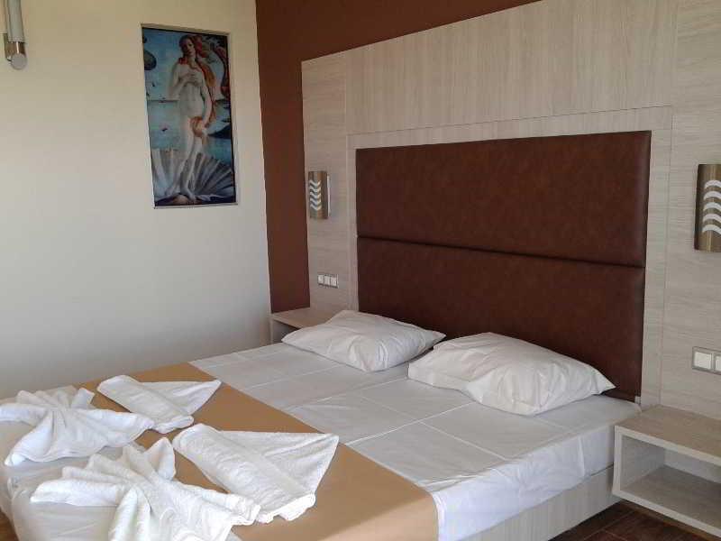 Karavos 2* Archangelos (Rhodes)