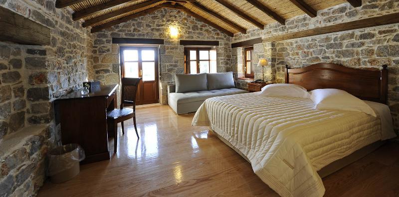 Xemoni Hotel 4*