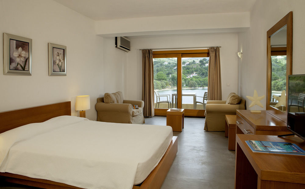 Cape Kanapitsa & 2* Kanapitsa (Skiathos)