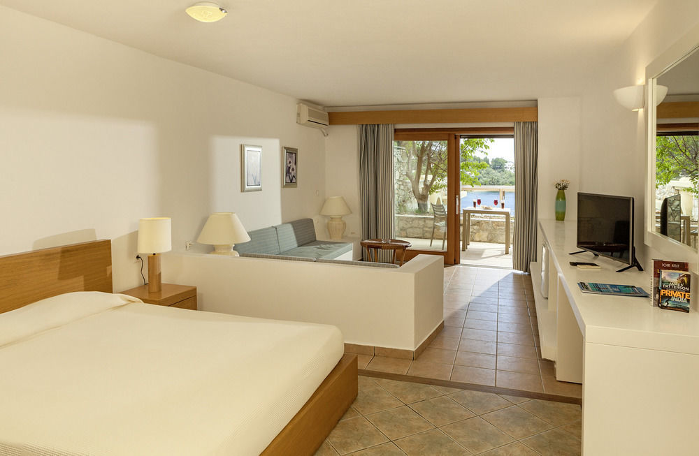 Cape Kanapitsa & 2* Kanapitsa (Skiathos)
