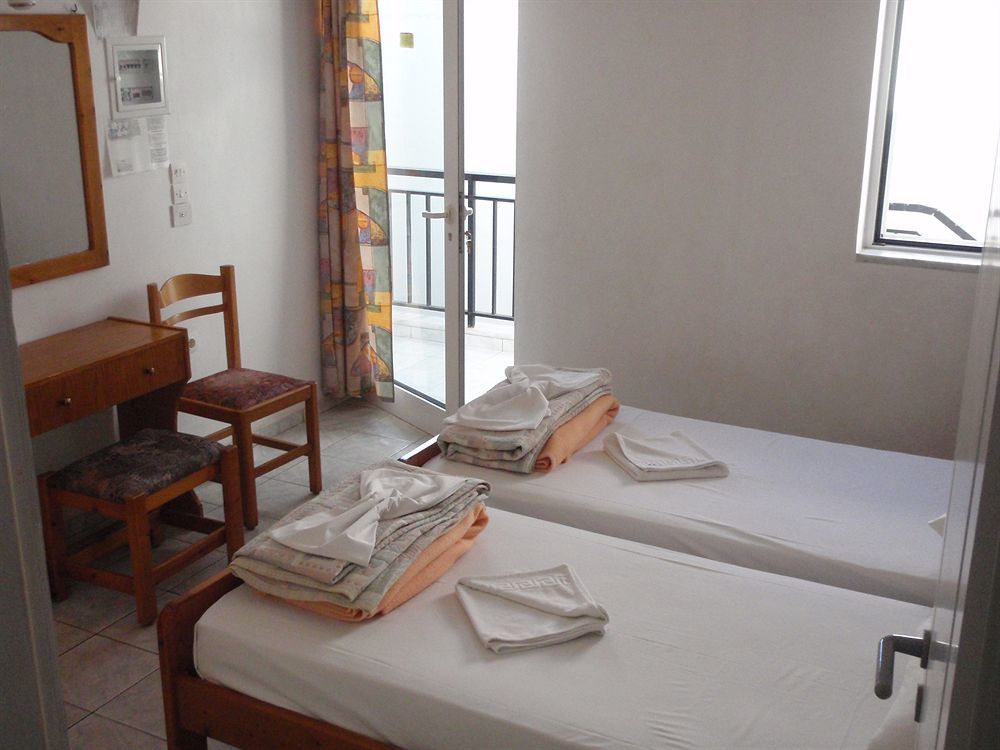 Niriis Aparthotel Kato Daratso