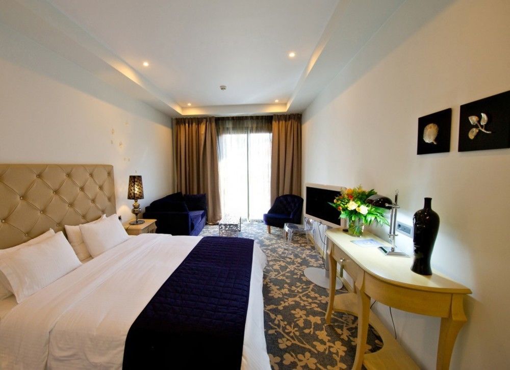 Dioni Boutique 4*