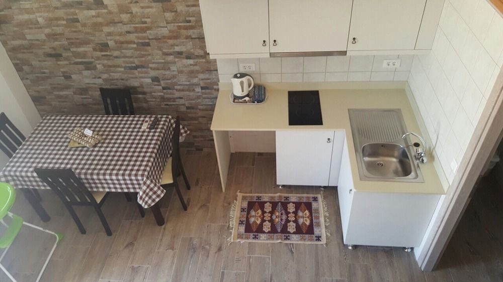 Apartment Vlycha & *