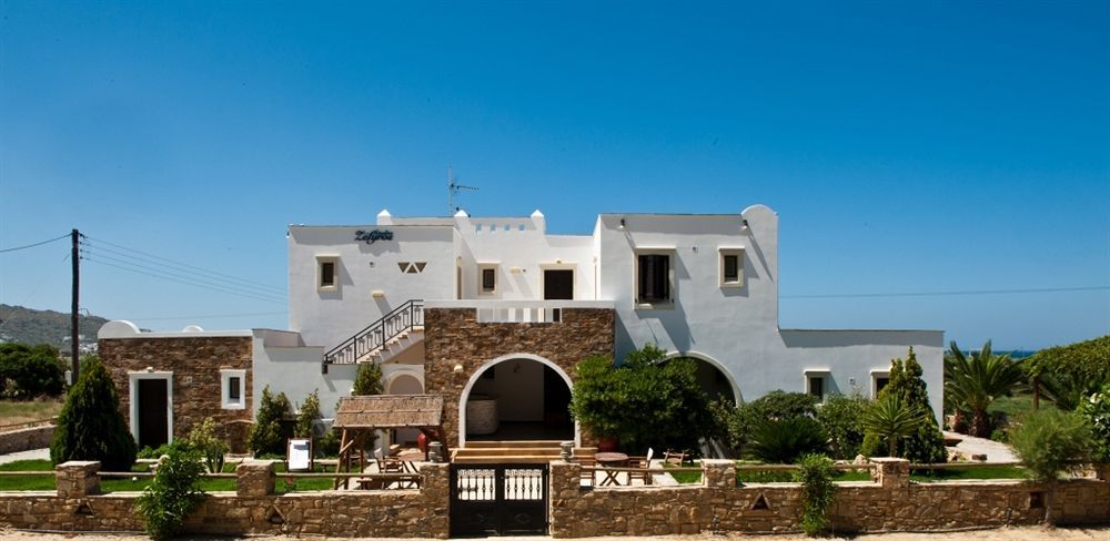 Zefyros Aparthotel Plaka (Naxos)
