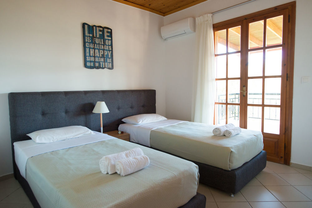 Lefkothea With Large Private Pool Adelianos Kampos