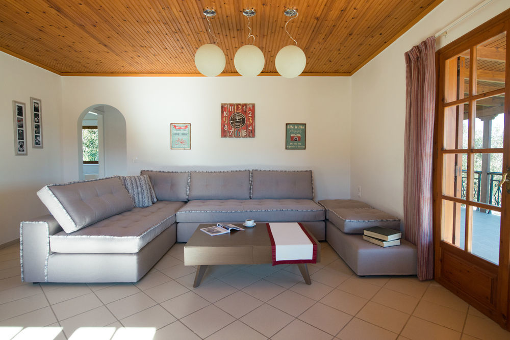 Lefkothea With Large Private Pool