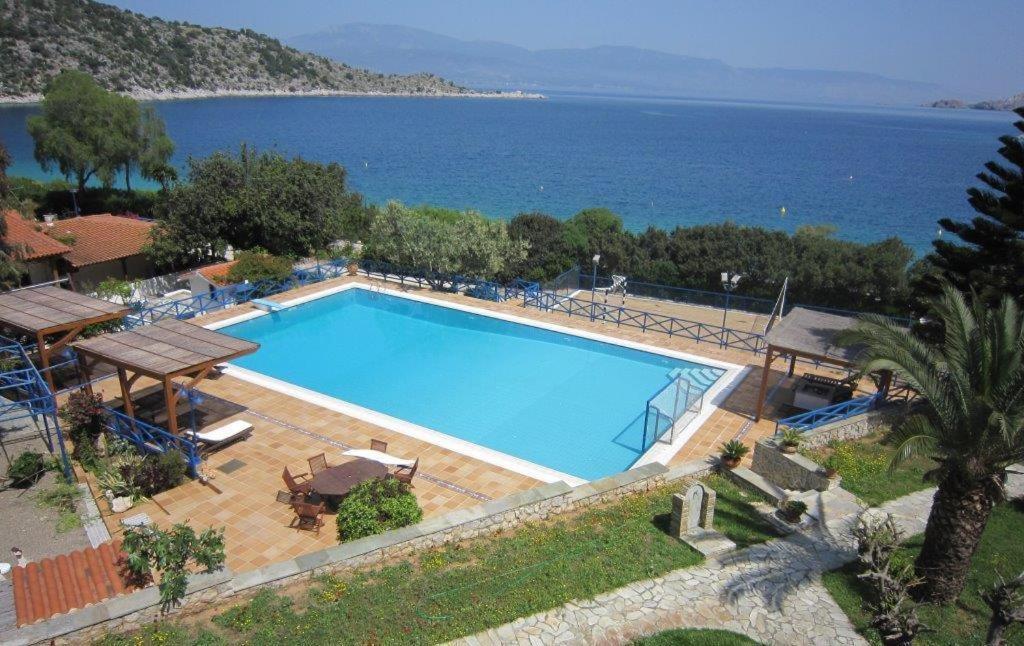 Saronikos Residences Corinth