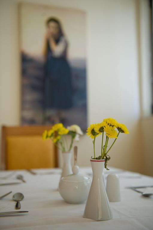 Four Seasons 3*