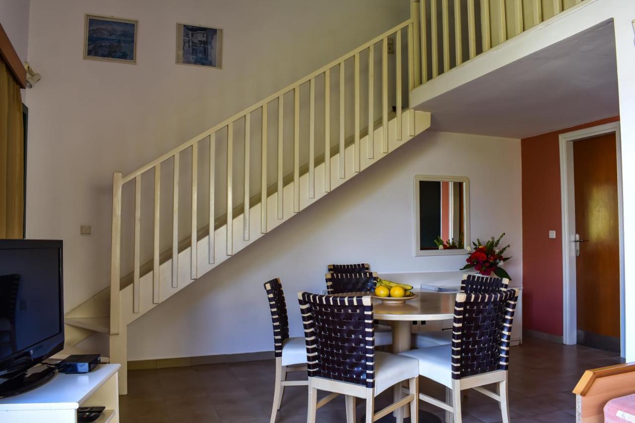 Govino Bay Aparthotel 3*