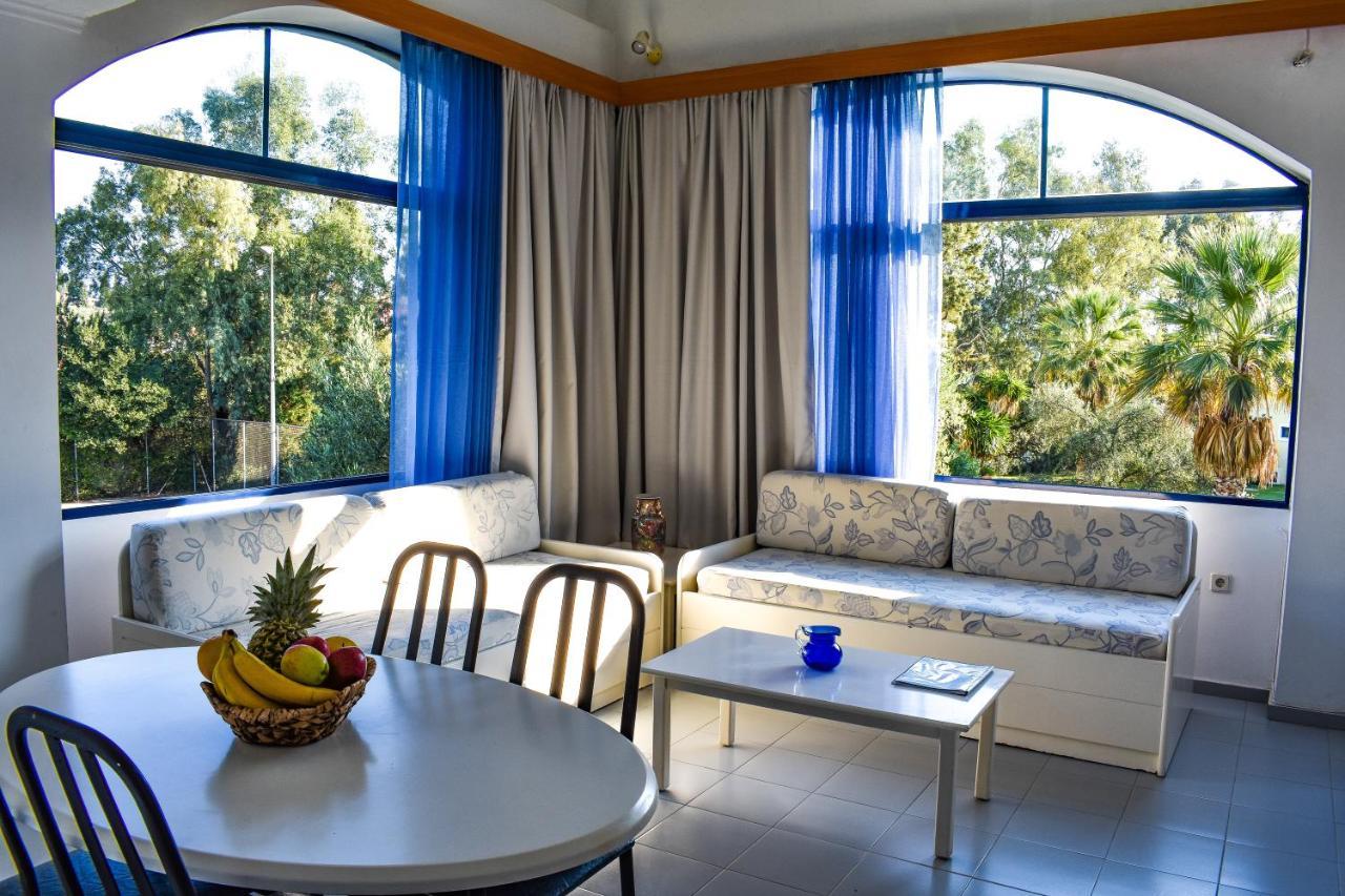 Govino Bay Aparthotel 3*