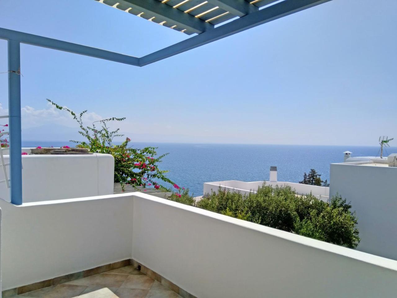 Villa Danae - Seaside With Pool & Hot Tub