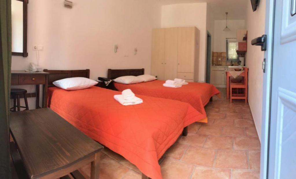 Aparthotel Petradi *