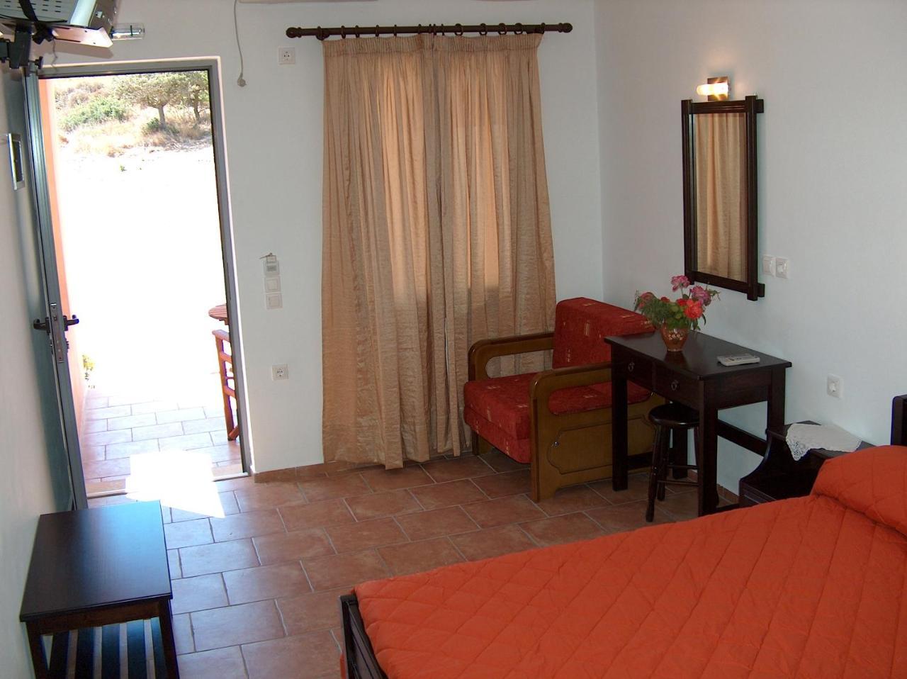 Petradi Livadi (Kythira)