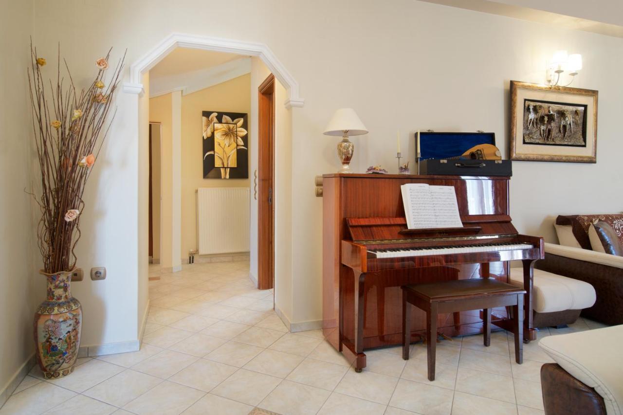 Madalena's Apartment *