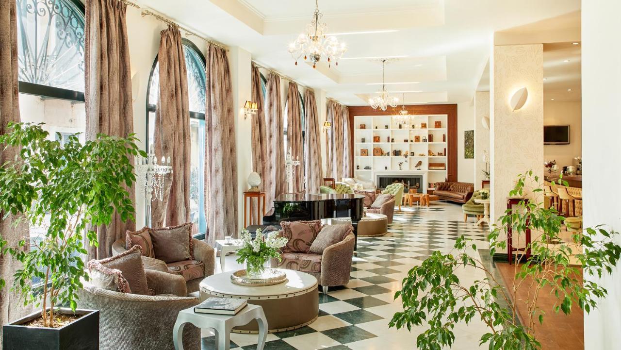 Hotel Dioni Boutique 4*