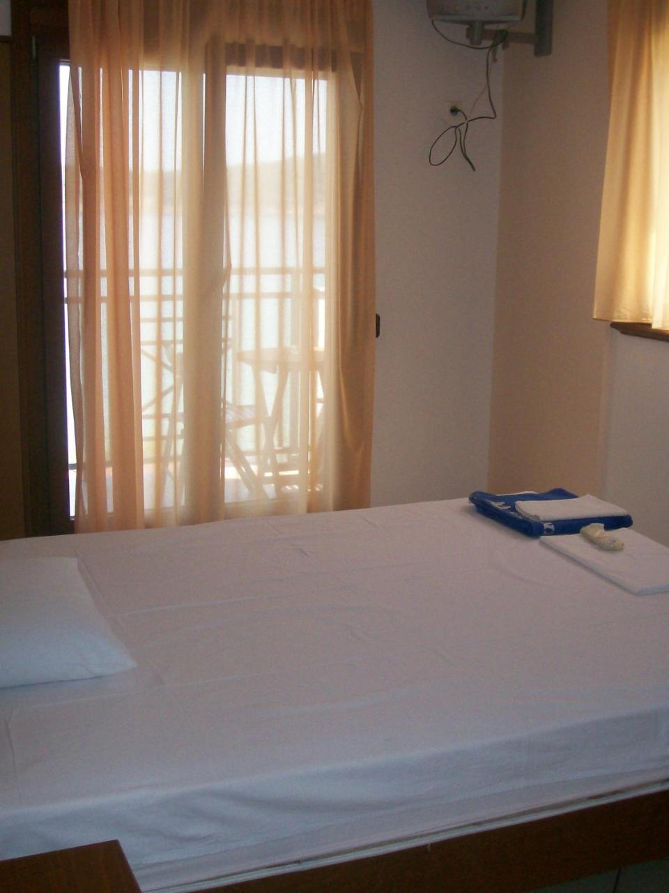 Dolphins House * Koinira