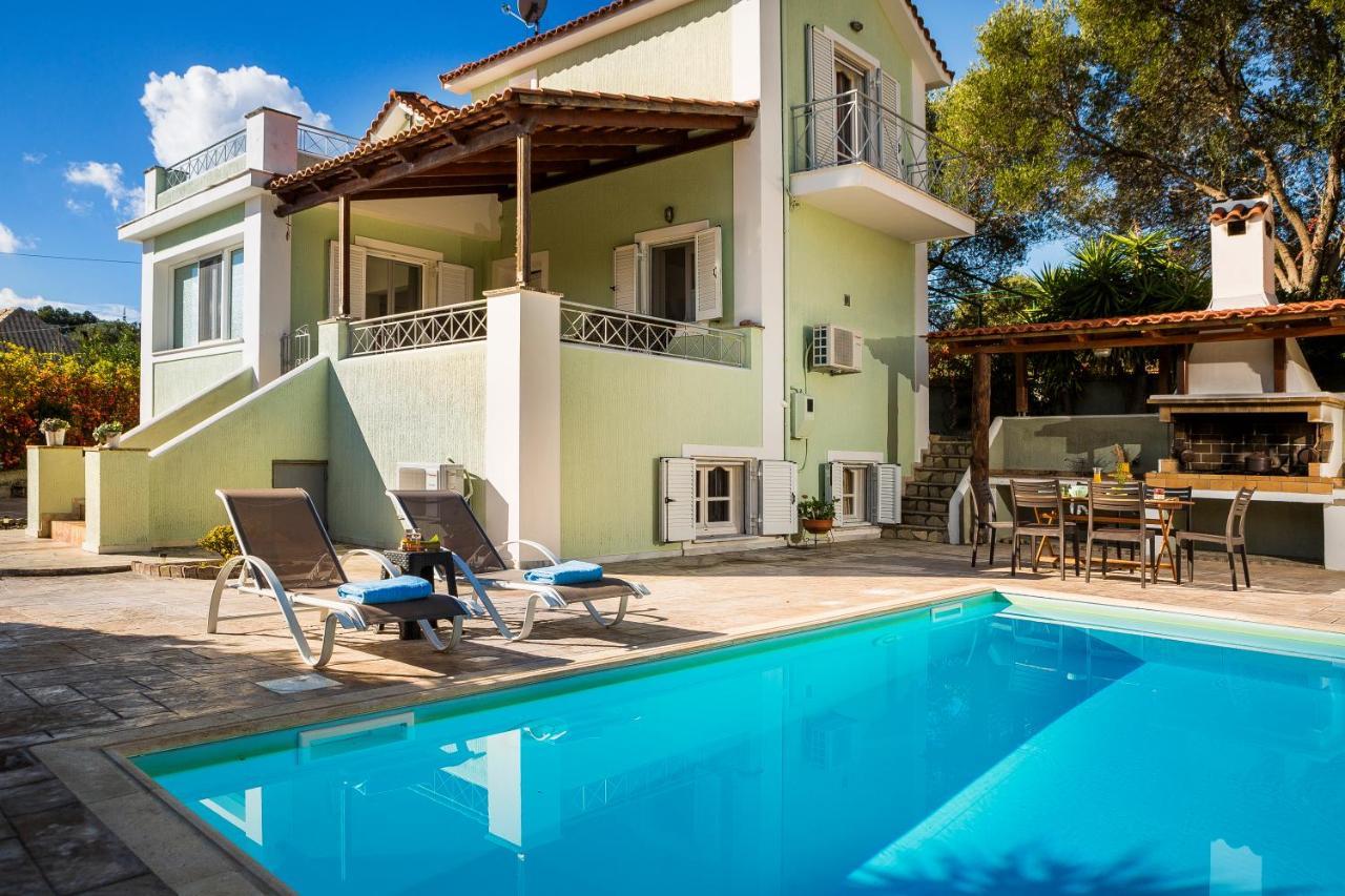Bee's Knees Retreat Villa Pesadha