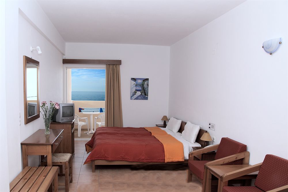 Batis Aparthotel 3*