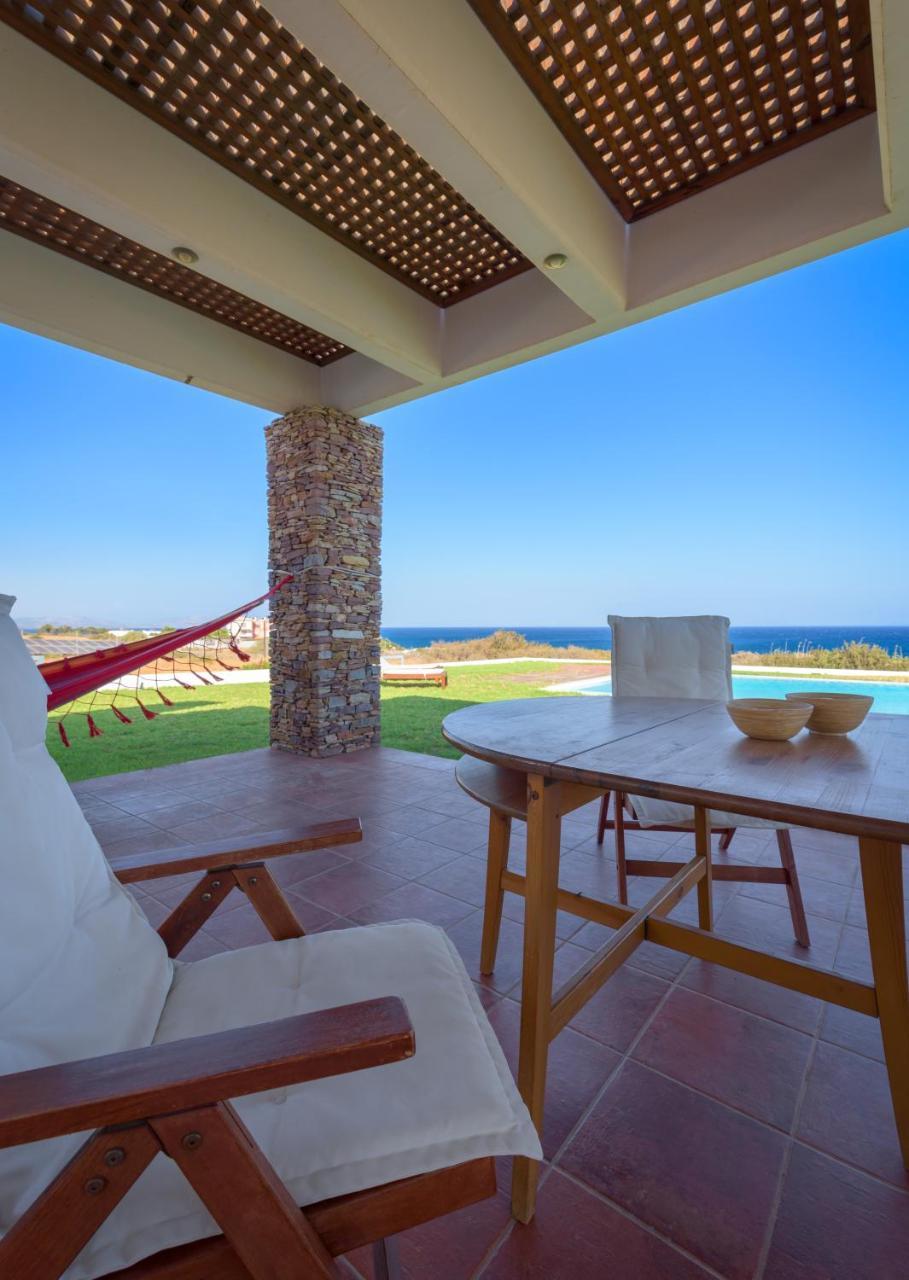Cristelia Seafront & Pool *