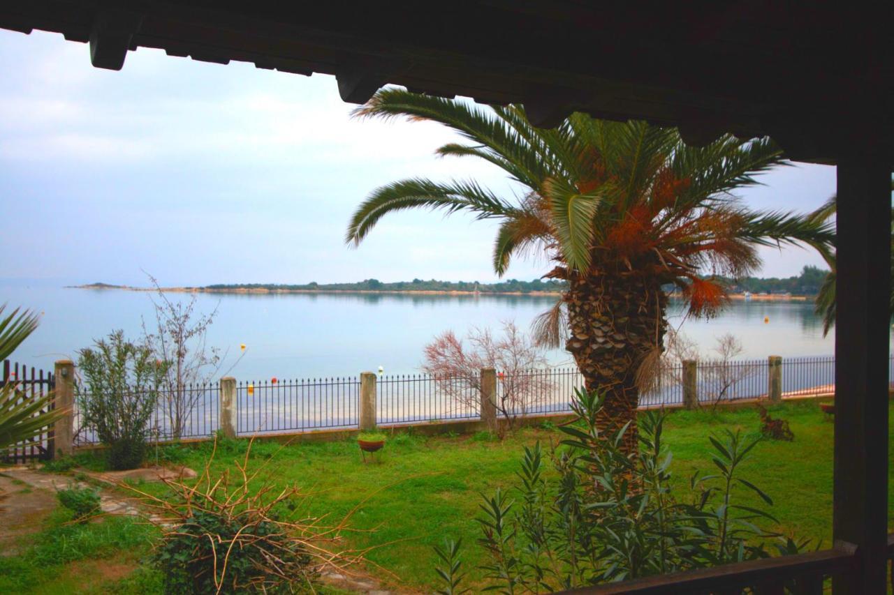 Docker Beachfront House, Holiday home Vourvourou