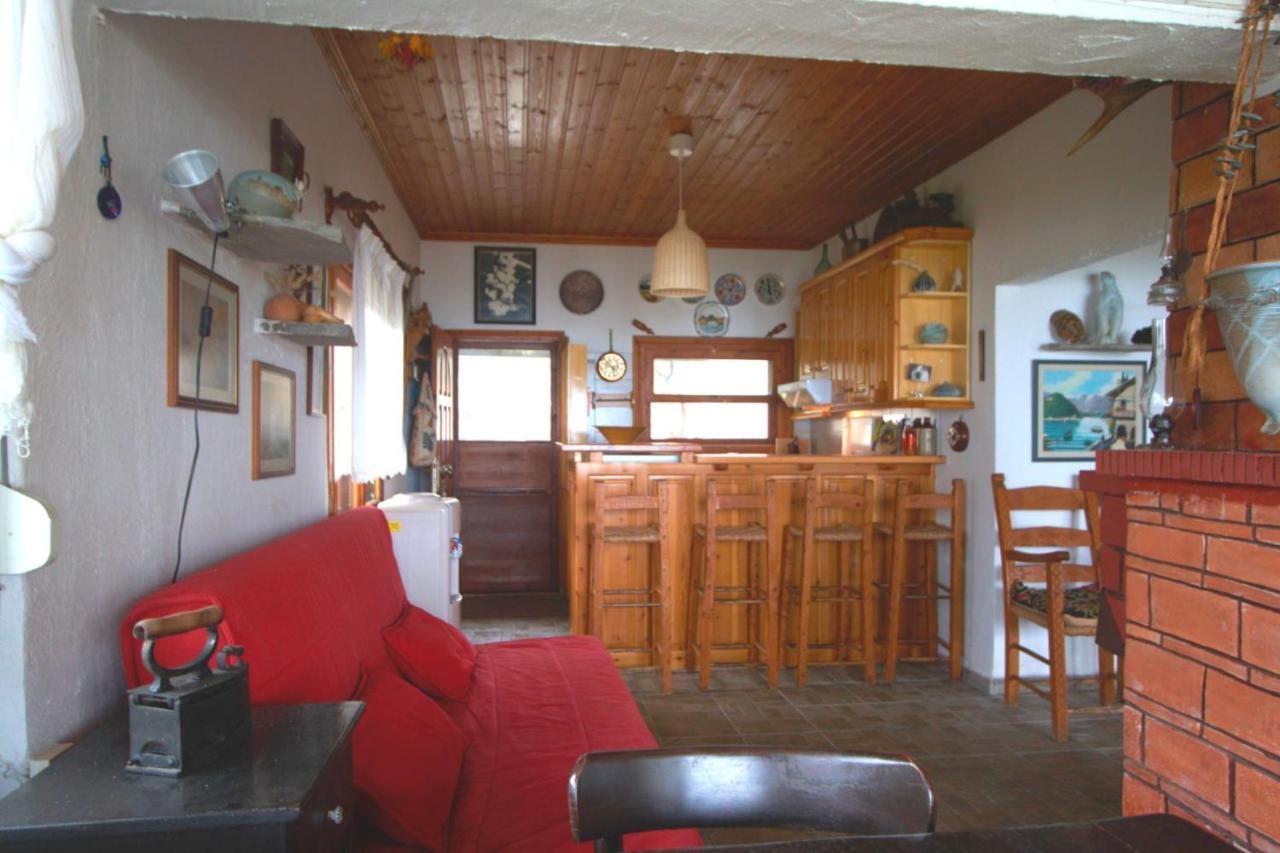 Docker Beachfront House, Holiday home Vourvourou
