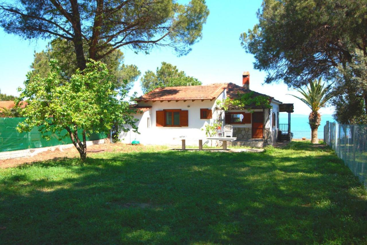 Docker Beachfront House, Holiday home *