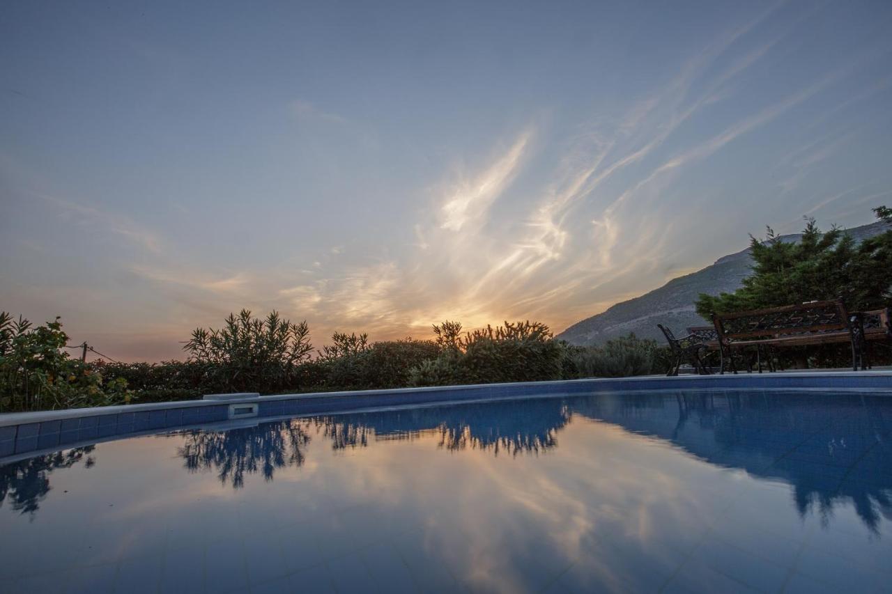 Heavens Knights With Private Pool * Magoula (Evia)