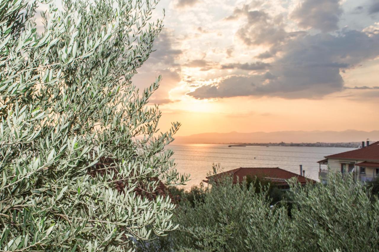 Nina's Villa, Cosy Seaview Retreat