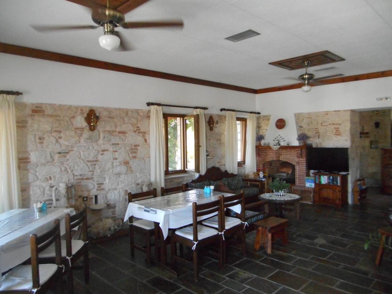 Pythais Hotel